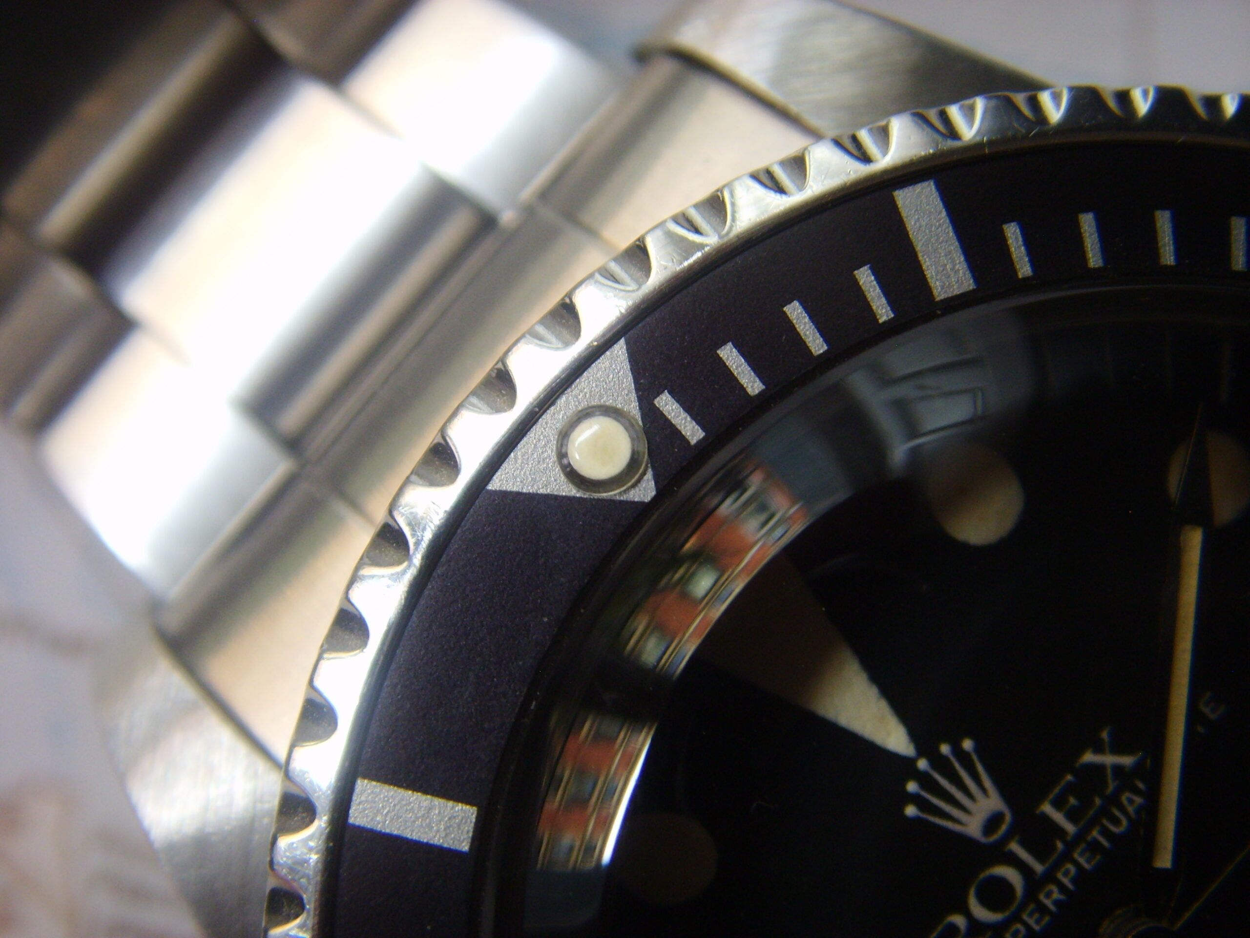 Tritium pearl